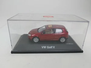 Schuco 04682 1:43 VW Golf V red spice metallic - limited edition - Die-cast - Picture 1 of 6