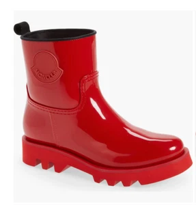 Neu im Karton $ 495 Moncler Ginette Logo wasserdichte Regenstiefel (Damen) 7US/37EU, ROT! - Bild 1 von 7