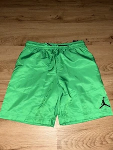 JORDAN BOYS ESSENTIALS LUCKY GREEN SHORTS SIZE LARGE 12-13 YRS $40 NWT - Picture 1 of 3