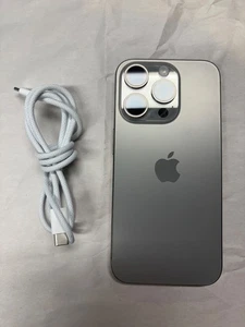 Soutien gorge 90% Apple iPhone 15 Pro - 128 Go - Titane naturel (Désimlocké) - Photo 1 sur 9