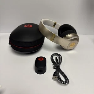 Auriculares inalámbricos sobre la oreja Beats by Dr. Dre Studio2 - blancos/dorados - Imagen 1 de 11