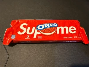 Supreme®/OREO Cookies 1 Pack of 3 Cookies - Picture 1 of 2