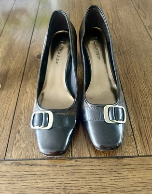 Zapatos de salón Etienne Aigner Orah de cuero marrón tela exclusiva talla 7,5 M Foto 1 de 4