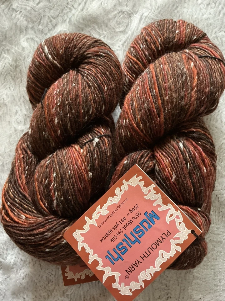 Lote de 2 madejas grandes Plymouth Mushishi mezcla de seda hilo de peso DK Destashing raro Foto 1 de 1