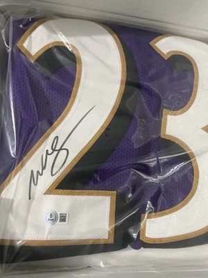 Camiseta deportiva autografiada por Willis McGahee de los Baltimore Ravens (autenticación Beckett) Foto 1 de 3