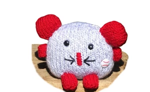 Brand New Stuffed Toy Knit Mouse with Baseball Ball Handmade Plush Small Toy - Picture 1 of 7
