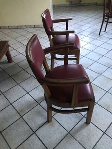 STUPENDA COPPIA DI POLTRONE A POZZETTO IN NOCE RESTAURATE. RIV. SEDILE E SCHIENA - Foto 1 di 5