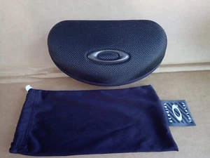 Oakley M Frame Sunglasses Zippered Case and Rare Software Bag - Picture 1 of 8