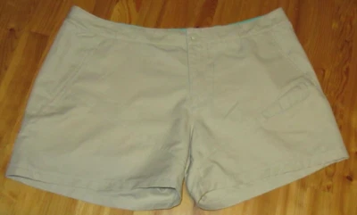 Pantalones Cortos Nike Fit Dry XL Caqui 5 Bolsillos Cremallera a Presión BONITOS Manténgase Seco Excelente Usado Foto 1 de 4