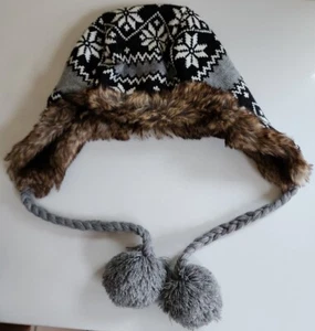 Black White Grey Knit Winter Beanie Faux Fur Soft Ski Hat Tassles Sz Medium - Picture 1 of 3