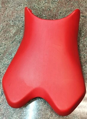 Asiento del conductor delantero Yamaha YZF-R6 2008-2016 - rojo OEM (13S-24710-11-00) Foto 1 de 4