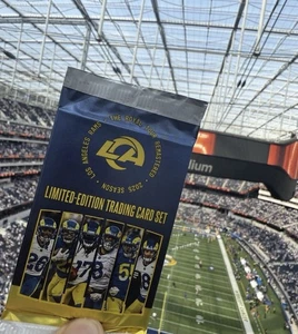 Paquete de tarjetas coleccionables de fútbol americano NFL edición limitada Los Angeles Rams 2025 SGA 9/28 - Imagen 1 de 2