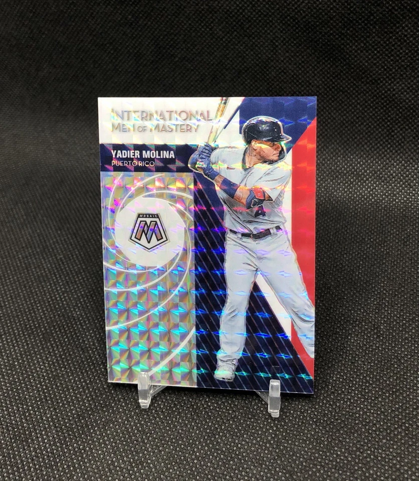 2021 Mosaico Yadier Molina /25 INTERNATIONAL MEN OF MASTERY WHITE PRIZM SSP 🇵🇷 - Imagem 1 de 4