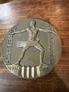 1833-1933 Century Of Progress Chicago World's Fair Research Industry Medal 1934 - Picture 1 of 3