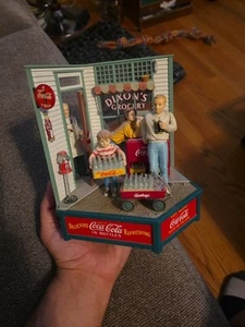 Vintage Enesco Coca-Cola Dixon's Grocery Multi-Action Spieluhr 1993 - Bild 1 von 9