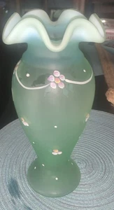 Fenton Dotted Swiss Willow Green Opalescent Satin Vase W/Sticker 2003 10 3/4” - Picture 1 of 6