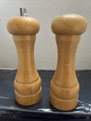 Деревянная мельница для соли и перца Olde Thompson 7-1/2 дюйма — B-16 - Изображение 1 из 4