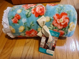 THE PIONEER WOMAN Plush Throw blanket  Vintage floral rose 50" x 72" new - Picture 1 of 2