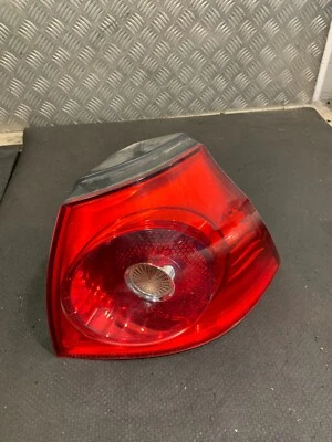 Luz trasera del lado del conductor Volkswagen Golf MK5 2006 1K6945096Q #2 Foto 1 de 4