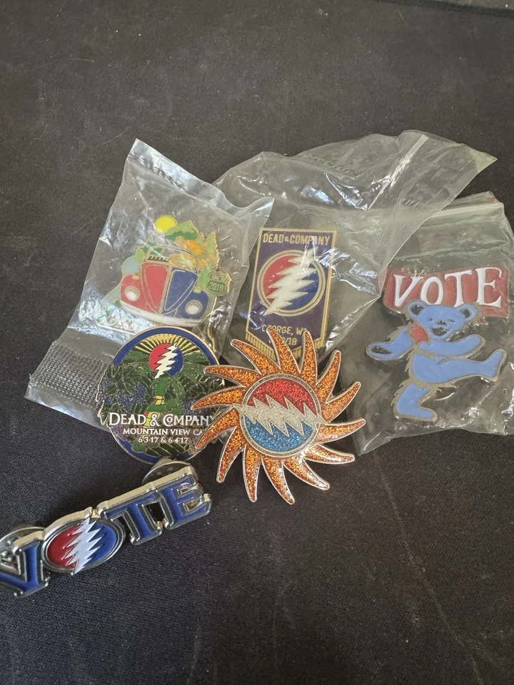 Lote de prendedores surtidos Dead And Company Foto 1 de 1