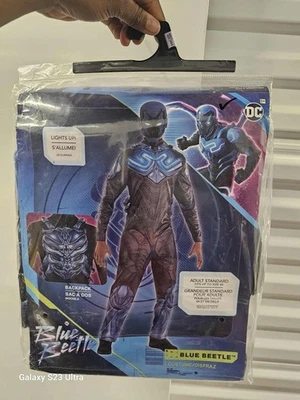 Fantasia de Halloween masculina padrão adulto DC Comics besouro azul - Imagem 1 de 2