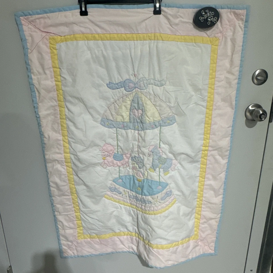 Edredón Vintage Baby Togs OVEJAS POLLO CABALLO CARRUSEL Pastel 45" X 35" MUY RARO Foto 1 de 4