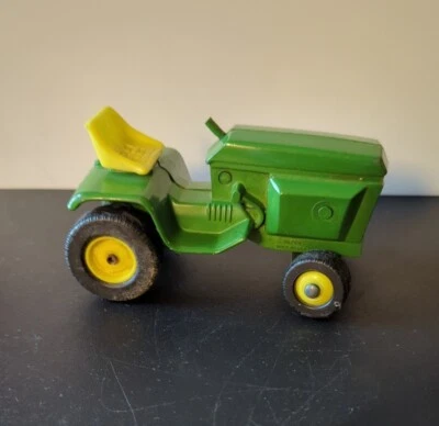 Tractor cortacésped de jardín y césped Ertl John Deere de colección stock no. 591, leer Foto 1 de 4