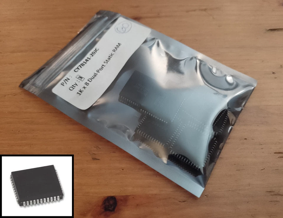 CYPRESS SEMICONDUCTOR Cypress CY7B141-20JC 1Kx8 52-Pin Parallel Dual-Port SRAM PLCC52 (CY7 Static RAM)