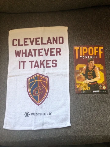 2018 NBA Cleveland Cavaliers vs Pacers Playoff Program & Towel   Lebron James Cover