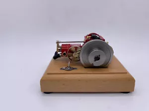 Horizontal M16B engine model - Picture 1 of 12