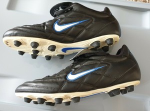 vintage nike football boots