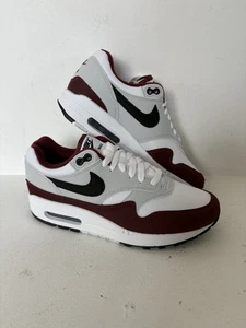 Raro Nike Air Max 1 Equipo Oscuro Rojo/Gris Platino Entrenadores Talla UK 6 FD9082-106 - Imagen 1 de 9