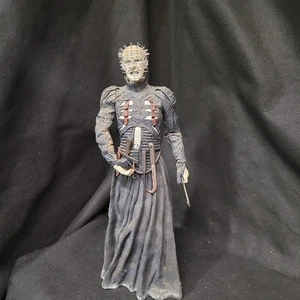 Vintage Horror Hellraiser Pinhead Motion Activated Talking 18" Figur NECA 2003 - Bild 1 von 12
