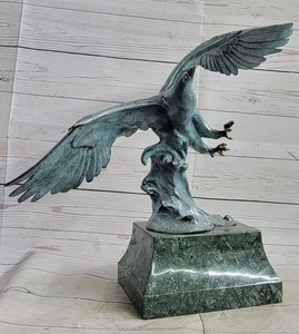 Escultura de bronce estatua firmada extra grande águila americana pátina verde decoración arte - Imagen 1 de 10