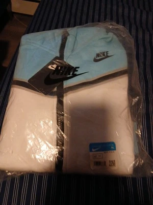 2 Piece Boys Nike Sweatsuit Size 9/10 Or XL Brand New with Tags - Image 1 of 4