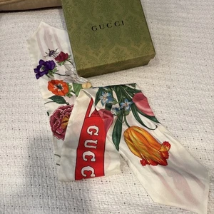 Gucci Silk Floral Scarf Pollini - Picture 1 of 8