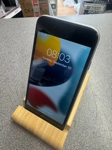 Apple iPhone 6s 32GB 4.7 inch (Unlocked) Smartphone - Space Grey - 84% BH - Picture 1 of 9