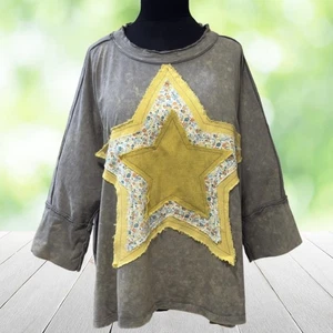 Staffelei Top Damen L Mineral Wash Stern Applikation Rohkante Oversized Dolman Artsy - Bild 1 von 15