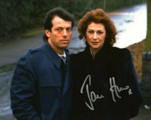 Television Autograph: JANE HOW (EastEnders) Signed Photo - Picture 1 of 1