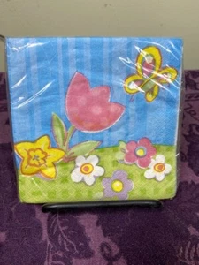 Party Creations Bunny's Garden 18 2-Ply Beverage Napkins Easter Spring Nature - Picture 1 of 3