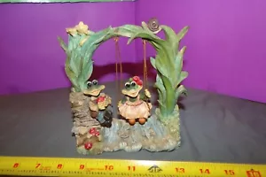 FROG IN A DRESS SITTING ON A SWING FIGURINE WITH BOYFRIEND FROG BY YOUNG RESIN - Picture 1 of 6