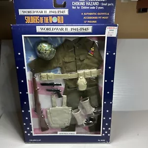 SOLDIERS OF THE WORLD Armored Force Accessories World War II 1997 NEW Y4 - Picture 1 of 7