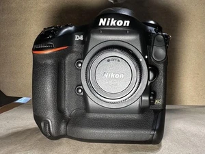 Nikon D4 with CF card 891801 - Picture 1 of 11
