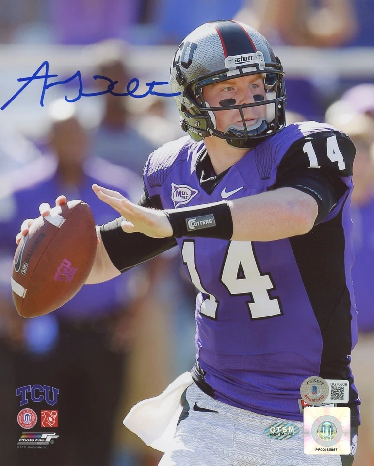 Foto colorida TCU HORNED SAPOS 8x10 assinada/autografada por Andy Dalton--BECKETT (BAS) - Imagem 1 de 1