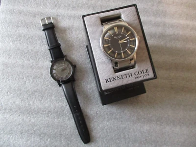 JUEGO (2) RELOJES HOMBRE CAJA ESQUELETO STUHRLING/KENNETH COLE NY (con CAJA) - BATES NUEVOS Foto 1 de 4
