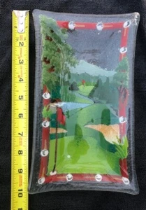 Bandeja para servir campo de golf Peggy Karr, rectangular de 10" firmada - Imagen 1 de 5