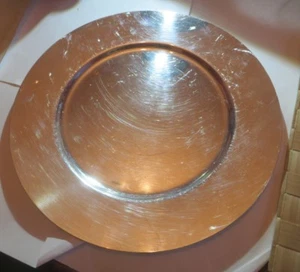 Un plat rond en inox signé « US+petit sac » - Foto 1 di 3