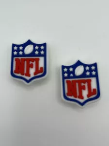 Casco de liga de fútbol americano con logotipo de la NFL para zapatos de cocodrilo dijes Jibbitz - 2 piezas - Imagen 1 de 1