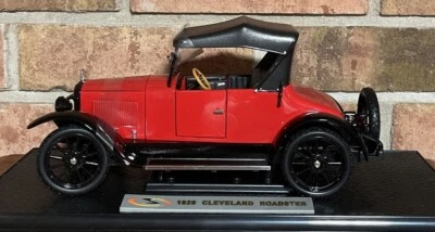 1920 CLEVELAND ROADSTER  1:18 Signature Models Red RARE RARE FIND  - Image 1 of 4