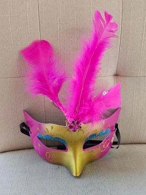 Women party Mask Halloween Party Fancy Light Up Pink Feather Face Mask Unbrande - Image 1 of 4